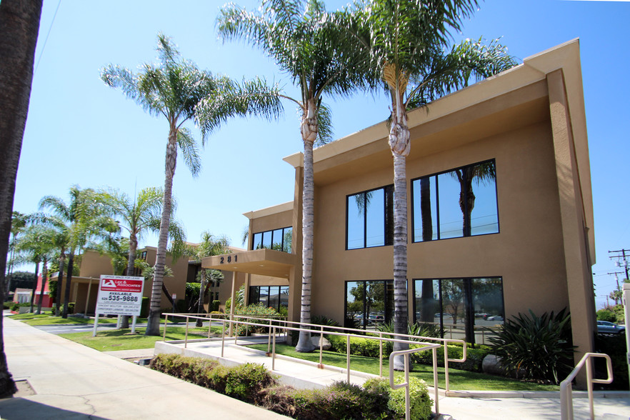 Primary Photo Of 271-281 E Workman St, Covina Medical For Lease