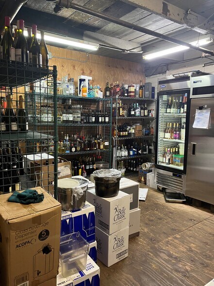 More Photos Of 5862-5872 Doyle St, Emeryville Restaurant For Sale