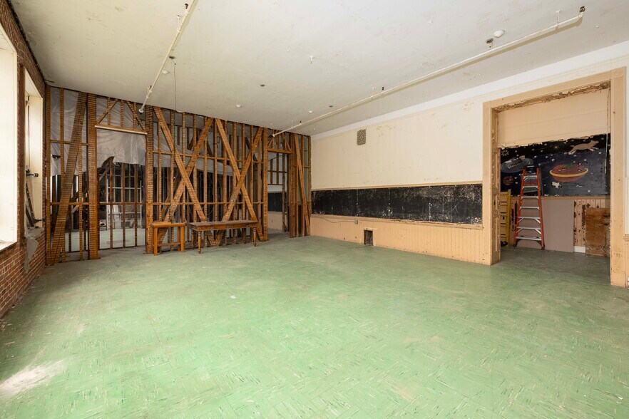 More Photos Of 167 George St, Pawtucket Apartments For Sale