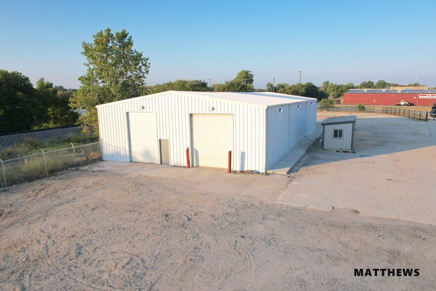 More Photos Of 6500 Airport Fwy, Haltom City Warehouse For Lease