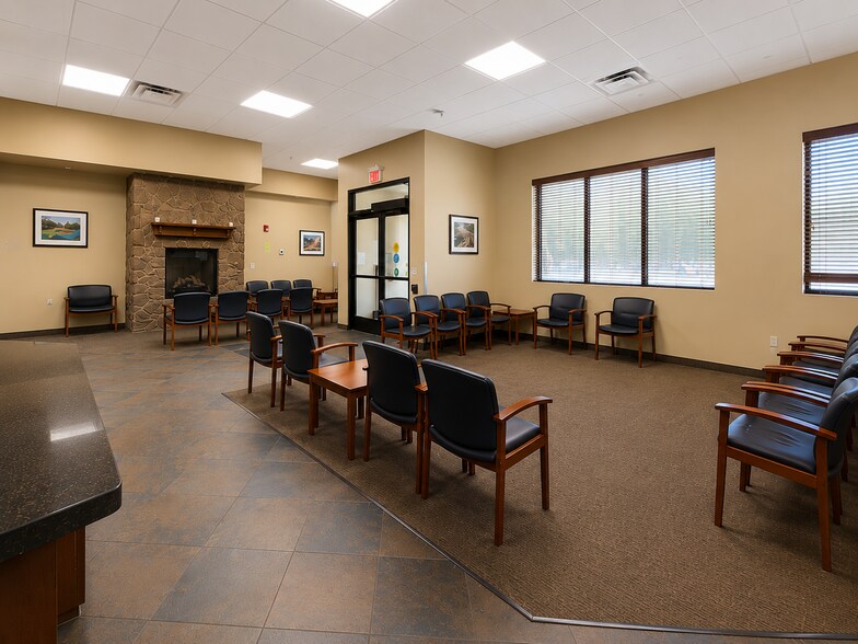 More Photos Of 2000 S Thompson St, Flagstaff Medical For Lease