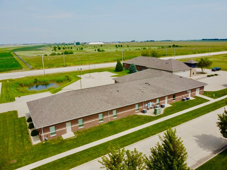 More Photos Of 1602 Tullamore Ave, Bloomington Office For Sale