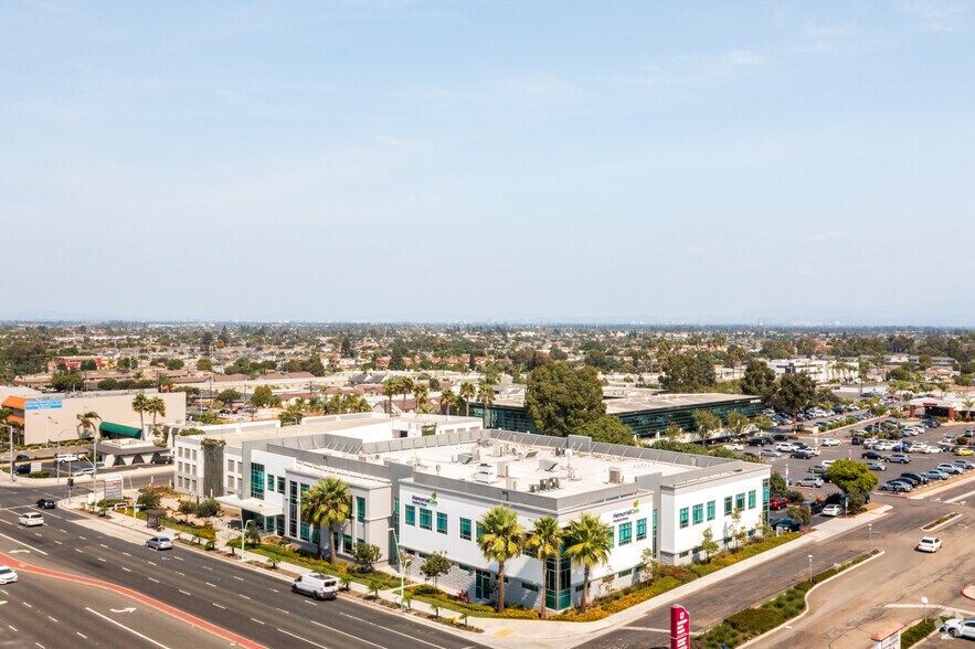 More Photos Of 17762 Beach Blvd, Huntington Beach Medical For Lease