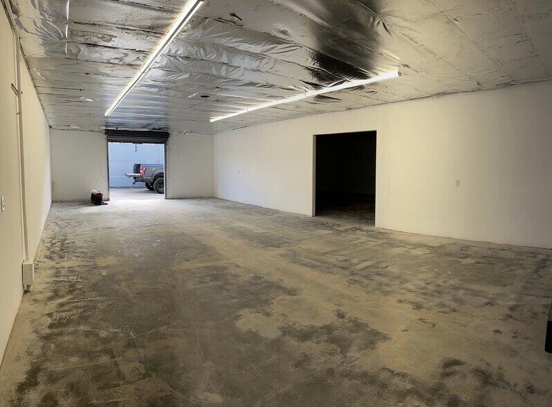 More Photos Of 2401-2413 S Broadway, Santa Ana Manufacturing For Sale