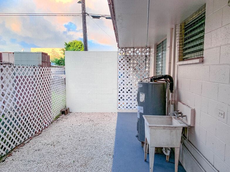 More Photos Of 2021 Wilcox Ln, Honolulu Apartments For Sale