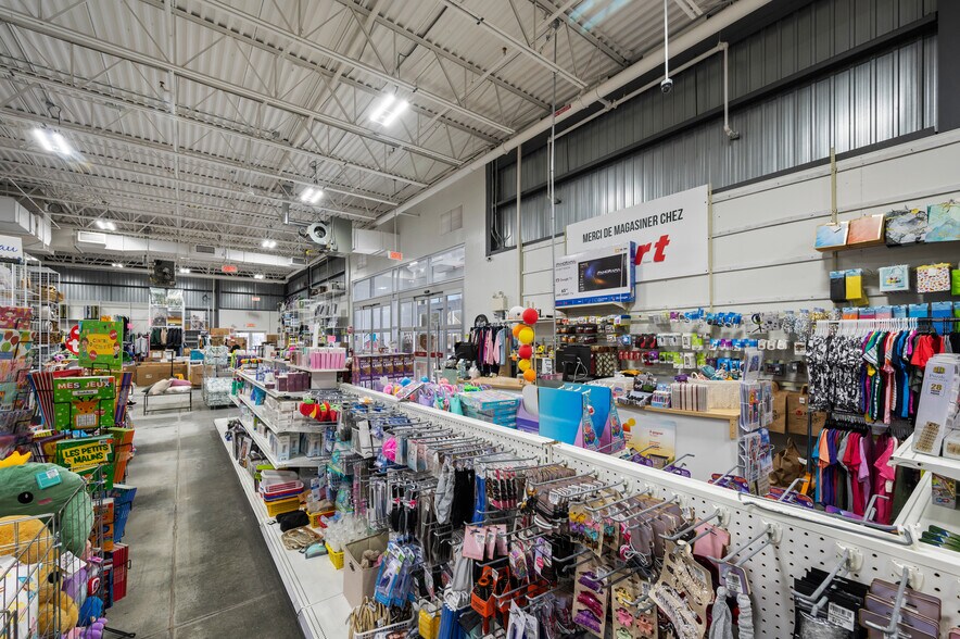 More Photos Of 2145 Boul Louis-Fréchette, Nicolet Department Store For Sale