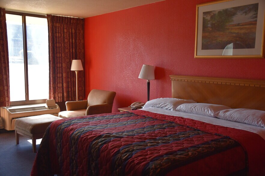 More Photos Of 1407 E Rusk St, Jacksonville Hotel For Sale