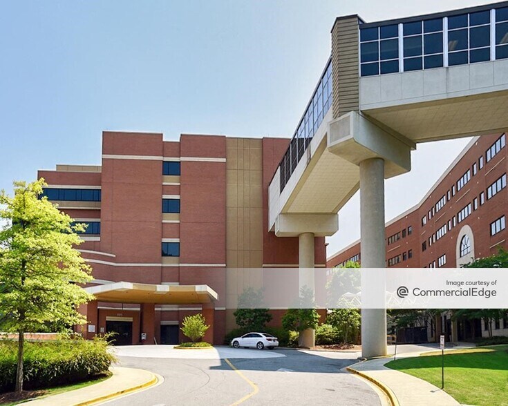 More Photos Of 805 Saint Vincents Dr, Birmingham Medical For Lease