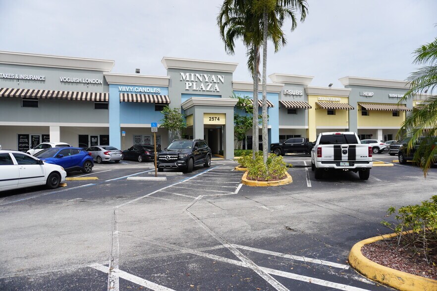 More Photos Of 2520-2650 N University Dr, Sunrise Unknown For Lease