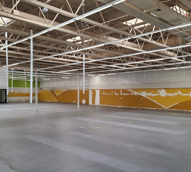 More Photos Of 603 S Lake Ave, Pasadena Freestanding For Lease