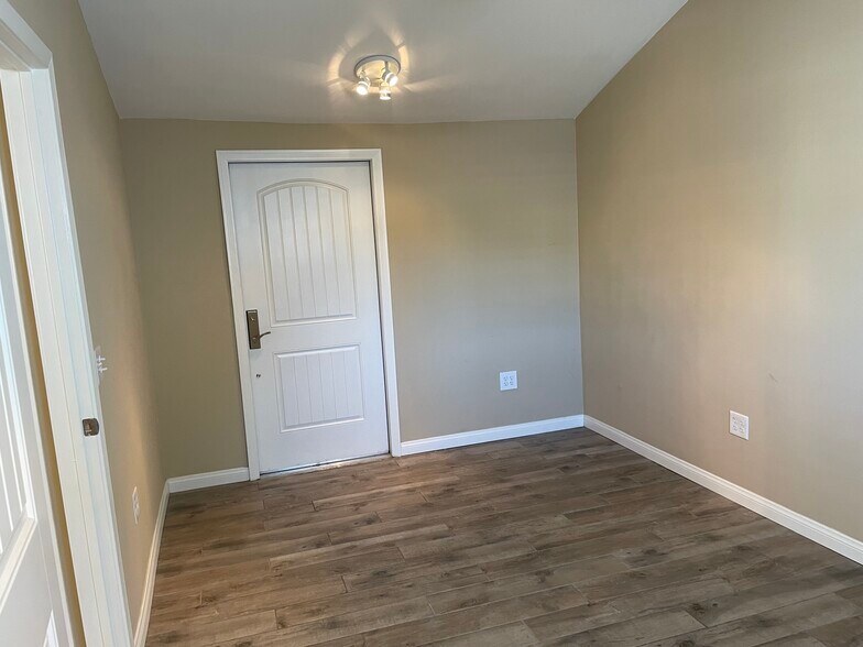 More Photos Of 8843 Winter Gardens Blvd, Lakeside Office For Lease