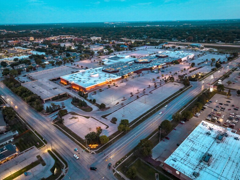 More Photos Of 1551 Valley West Dr, West Des Moines General Retail For Sale