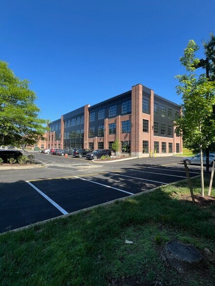 Primary Photo Of 800 Creek View Rd, Newark Office For Lease