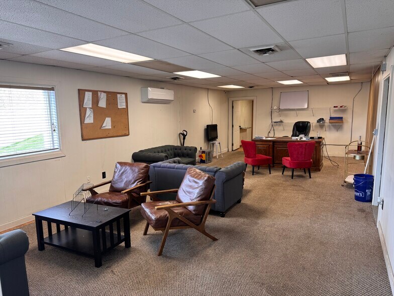 More Photos Of 4001 Bruhin Rd, Knoxville Warehouse For Sale