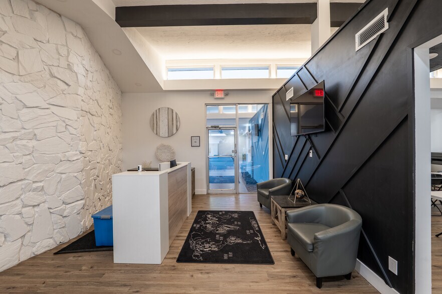 More Photos Of 3616 Broadway Ave, Fort Myers Medical For Sale