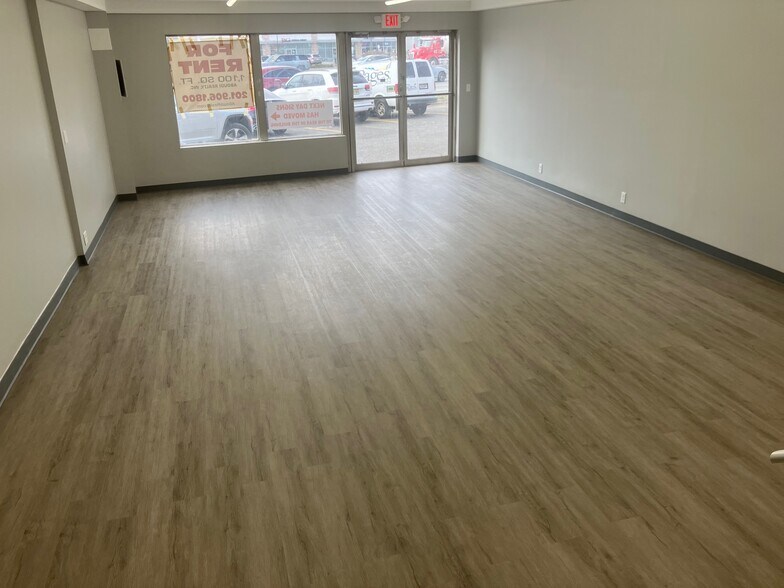 More Photos Of 300 Rt-17, Paramus Storefront For Lease