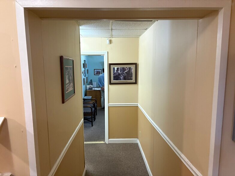 More Photos Of 906 Abercorn St, Savannah Office For Sale