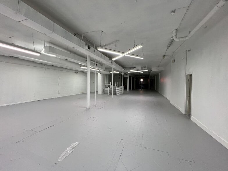 More Photos Of 813 Chapel St, New Haven Freestanding For Lease