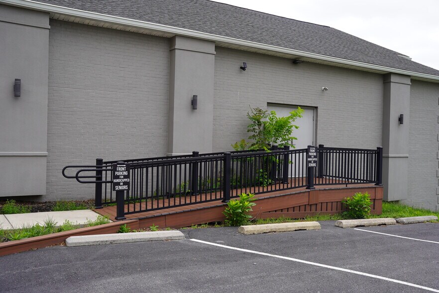 More Photos Of 7595 Martinsburg Pike, Shepherdstown Office For Sale