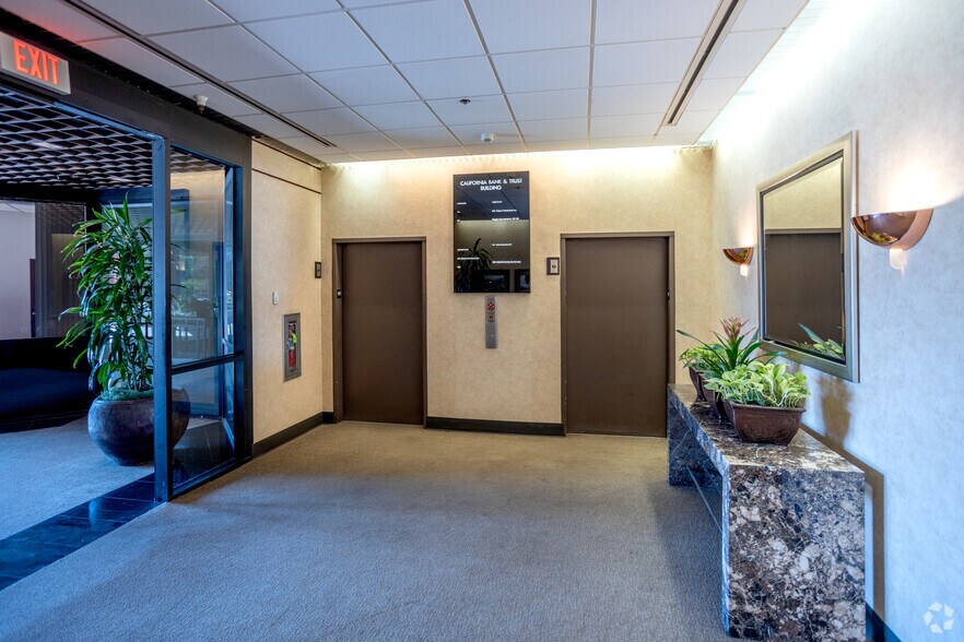 More Photos Of 613 W Valley Pky, Escondido Office For Sale