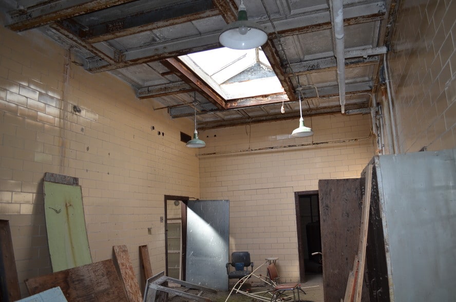 More Photos Of 118 E Main St, Mc Connell Warehouse For Sale