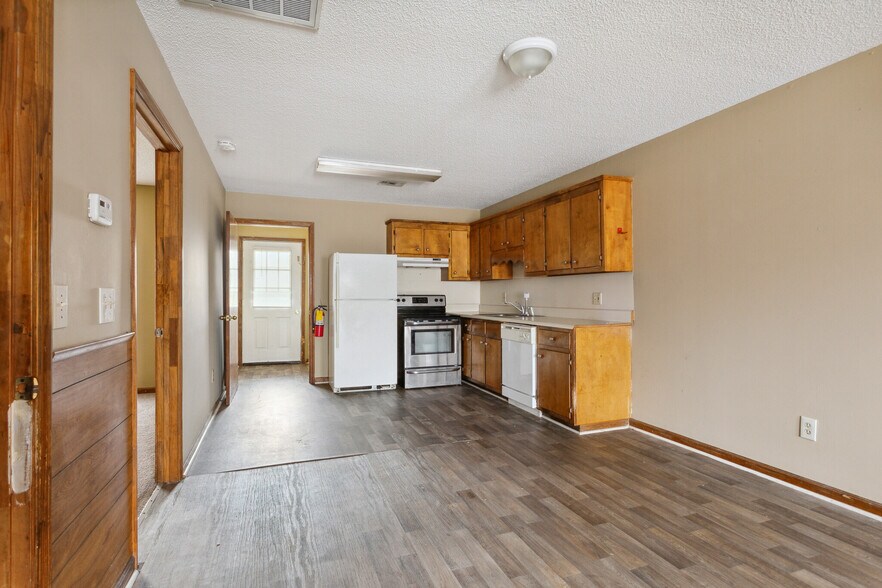 More Photos Of 124 Evergreen Trl, Cartersville Apartments For Sale