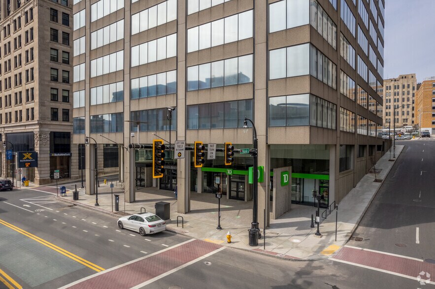 More Photos Of 370 Main St, Worcester Office For Lease