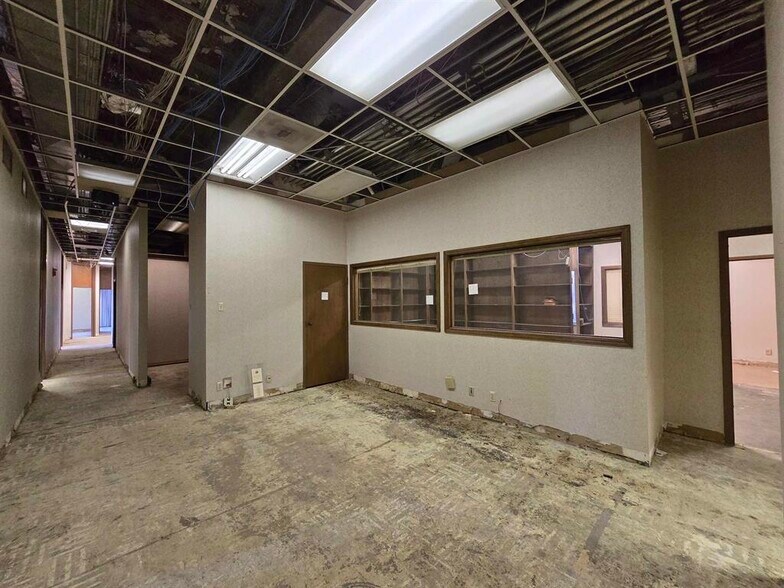 More Photos Of 109 N Main St, Memphis Apartments For Lease