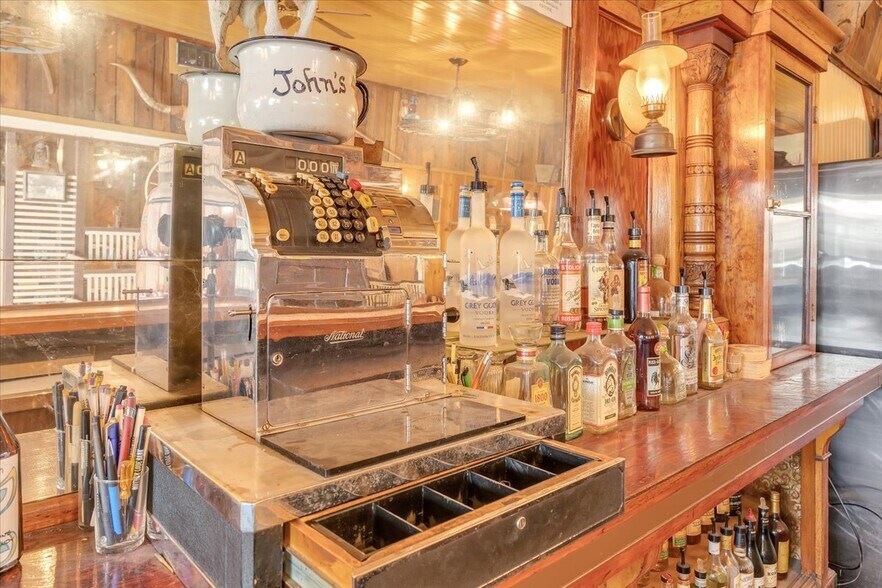 More Photos Of 18387 Chestnut Ave, Tuolumne Restaurant For Sale