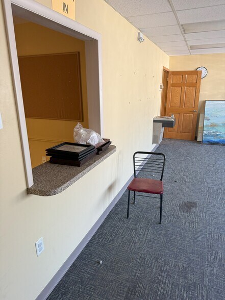 More Photos Of 2020 Starr Ave, Toledo Medical For Lease