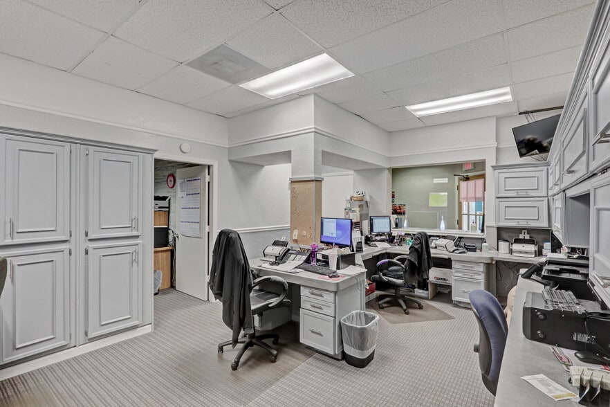 More Photos Of 3537 Forest Hill Blvd, West Palm Beach Medical For Lease