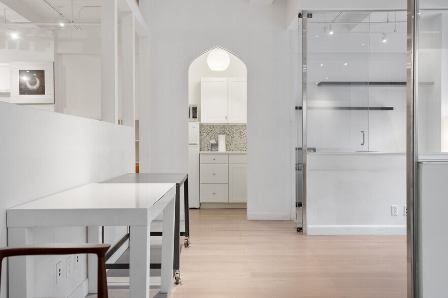 More Photos Of 14 E 4th St, New York Loft Creative Space For Sale