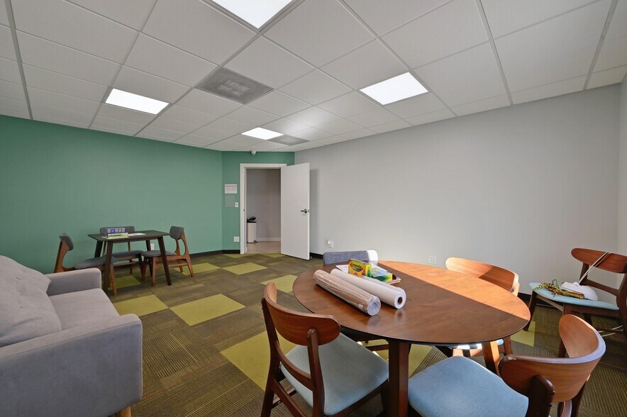 More Photos Of 103 Krebs Ln, Austin Freestanding For Lease