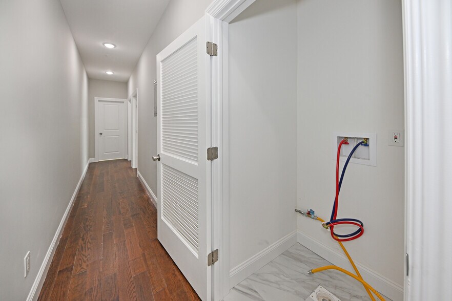 More Photos Of 59 Lincoln Ave, Fair Lawn Office Residential For Sale