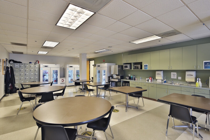 More Photos Of 26081 Avenue Hall, Valencia Industrial For Sale