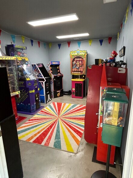 More Photos Of 3301 Malibu Dr, Jonesboro Light Distribution For Lease