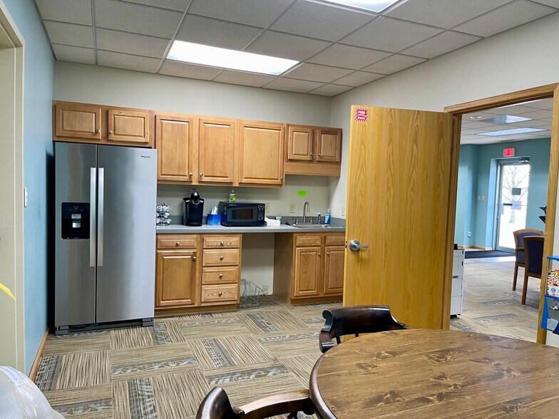 More Photos Of 4510-4520 Progress Dr, Columbus Warehouse For Lease