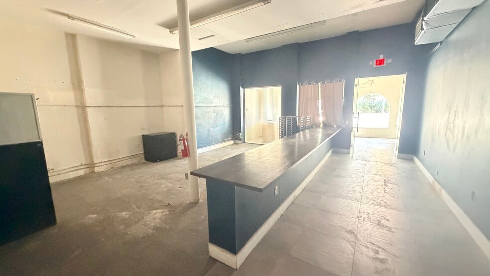 More Photos Of 2606-2614 SW 8th St, Miami Storefront For Lease
