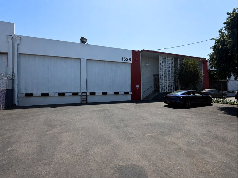 More Photos Of 1506-1550 N Knowles Ave, Los Angeles Warehouse For Lease