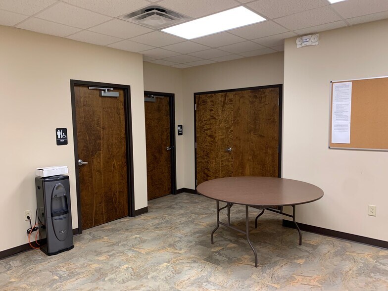 More Photos Of 2227 N Leg Rd, Augusta Warehouse For Lease