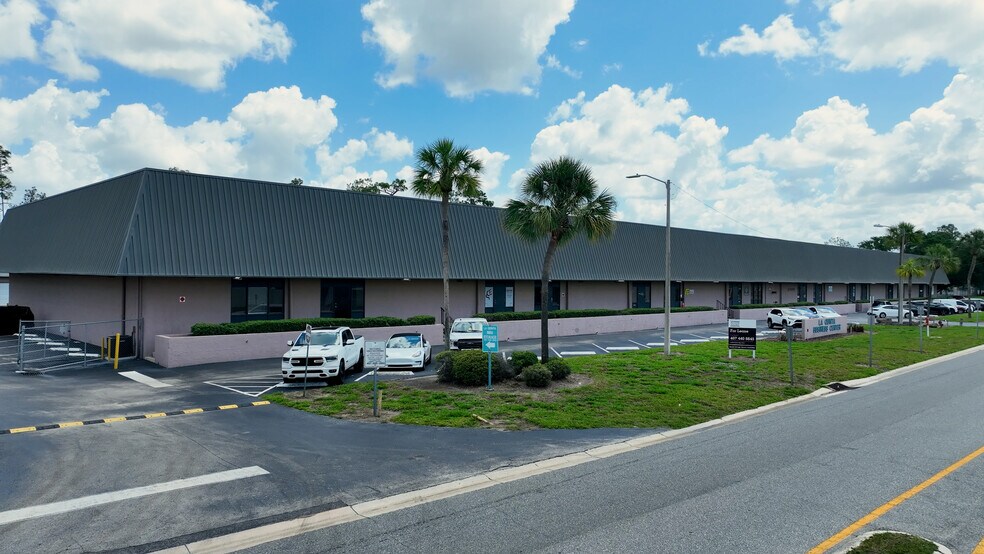 Primary Photo Of 1271 La Quinta Dr, Orlando Unknown For Lease