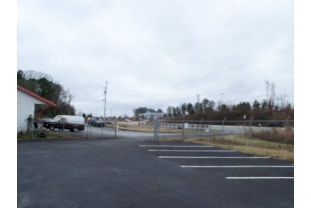 More Photos Of 1591 Highway 85 N, Fayetteville Warehouse For Lease