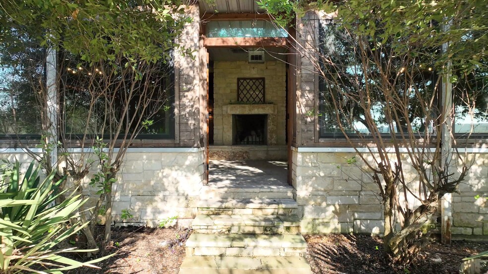 More Photos Of 10919 Highway 36, Bellville Restaurant For Sale
