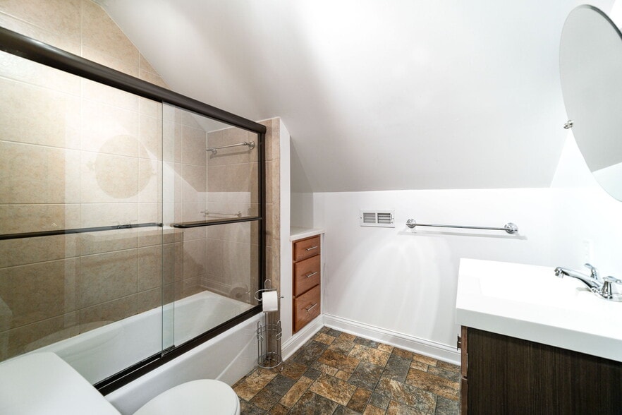 More Photos Of 153 S 17th St, Columbus Multifamily For Sale