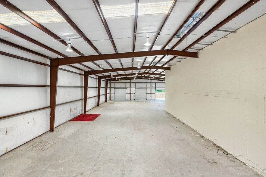 More Photos Of 26069 Springer Cemetary Rd, Hockley Flex For Sale