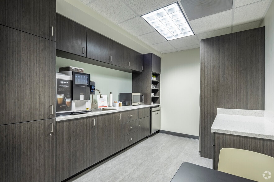 More Photos Of 140 Stoneridge Dr, Columbia Office For Lease