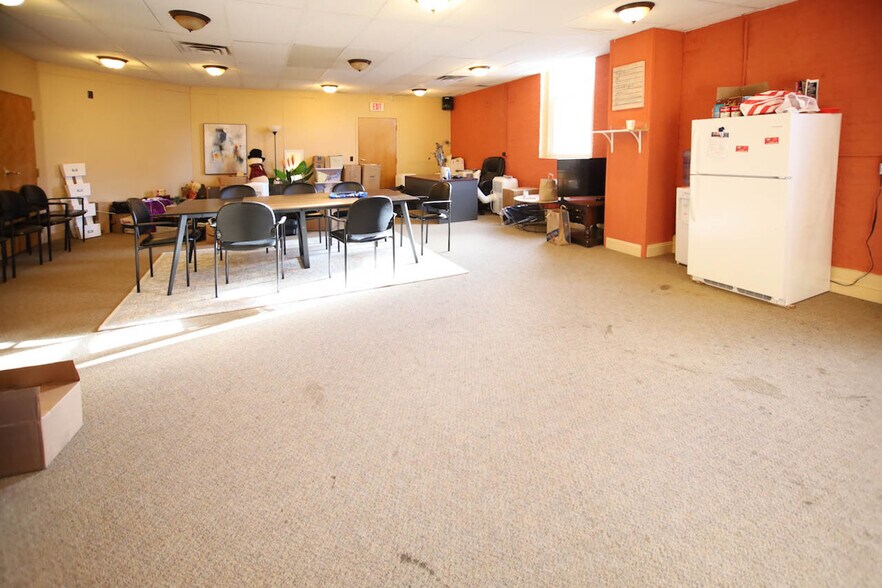 More Photos Of 42 Summer St, Pittsfield Medical For Sale