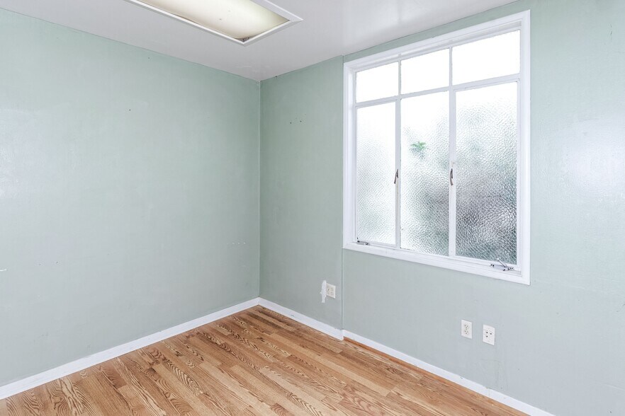 More Photos Of 2944 Webster St, Oakland Office For Sale