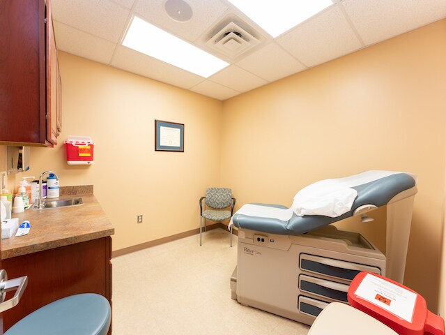 More Photos Of 1051-1103 W Sherman Ave, Vineland Medical For Lease