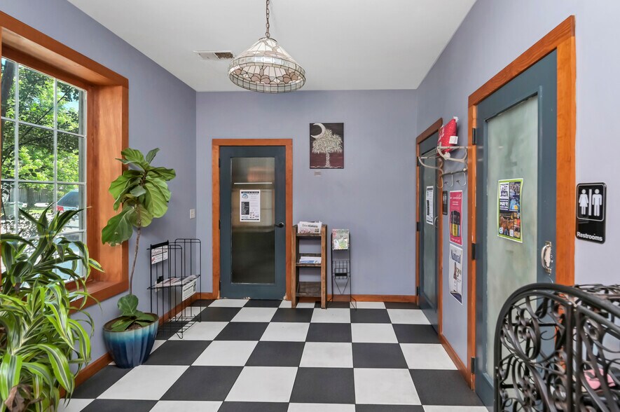 More Photos Of 300 State St, West Columbia Restaurant For Sale